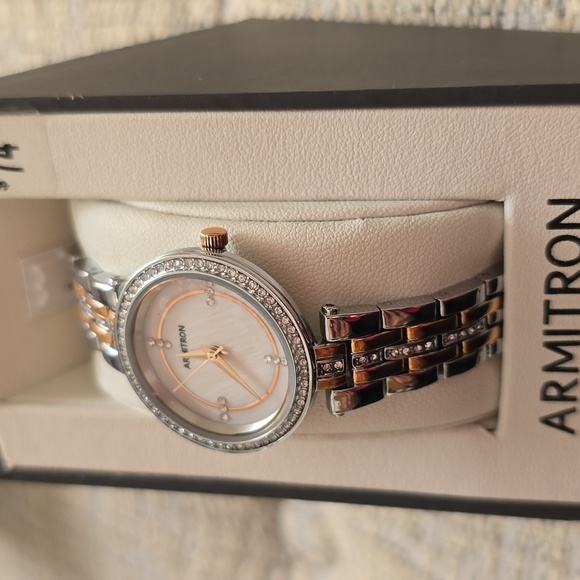 ARMITRON WOMEN'S GOLDTONE AND SILVERTONE ANALOG WATCH - Picture 3 of 6